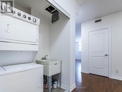 1503 - 9245 Jane Street, Vaughan, ON - Indoor Photo Showing Laundry Room