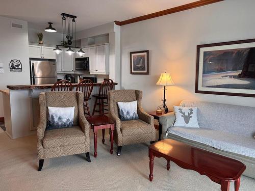 Salon - 7-205 Rue Du Mont-Plaisant, Mont-Tremblant, QC - Indoor Photo Showing Living Room