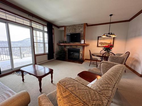 Salon - 7-205 Rue Du Mont-Plaisant, Mont-Tremblant, QC - Indoor Photo Showing Living Room With Fireplace