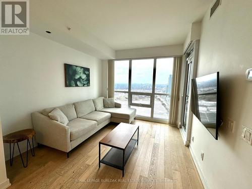 3310 - 2212 Lake Shore Boulevard W, Toronto, ON - Indoor Photo Showing Living Room