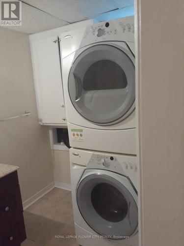 62 Champlain Avenue, Welland, ON - Indoor Photo Showing Laundry Room