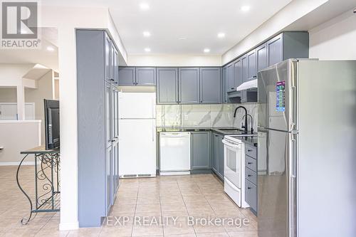 20 Curzon Crescent, Guelph, ON - Indoor Photo Showing Kitchen