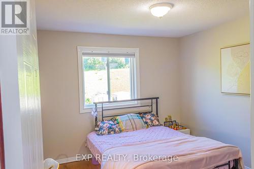 20 Curzon Crescent, Guelph, ON - Indoor Photo Showing Bedroom