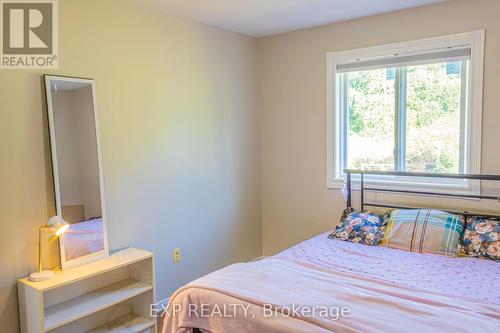 20 Curzon Crescent, Guelph, ON - Indoor Photo Showing Bedroom