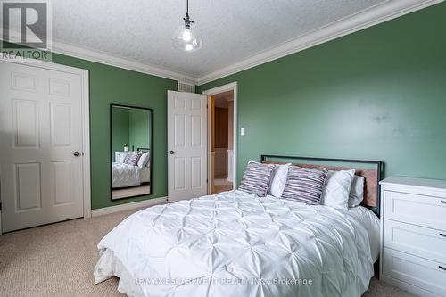 281 Brigadoon Drive, Hamilton, ON - Indoor Photo Showing Bedroom