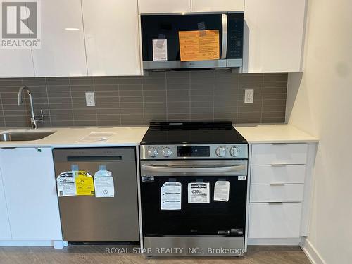 811 - 225 Malta Avenue, Brampton, ON - Indoor Photo Showing Kitchen