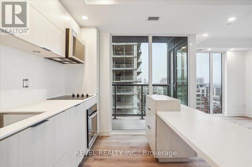 1610 - 370 Martha Street, Burlington, ON - Indoor Photo Showing Kitchen With Upgraded Kitchen