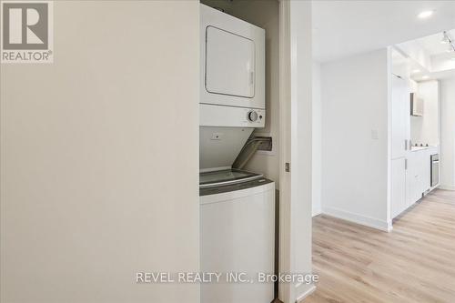 1610 - 370 Martha Street, Burlington, ON - Indoor Photo Showing Laundry Room