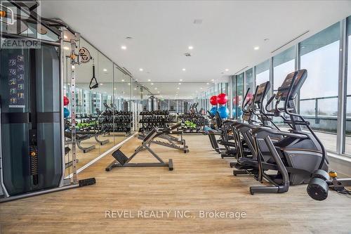 1910 - 370 Martha Street, Burlington, ON - Indoor Photo Showing Gym Room