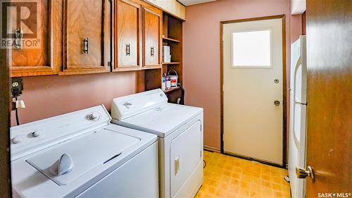 95 Massey Road, Regina, SK - Indoor Photo Showing Laundry Room