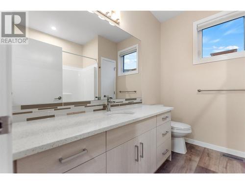 388 Eckhardt Avenue Unit# 104, Penticton, BC - Indoor Photo Showing Bathroom