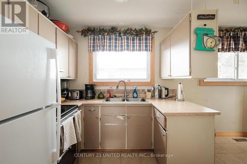 569 River Road S, Peterborough (Ashburnham), ON - Indoor Photo Showing Kitchen With Double Sink