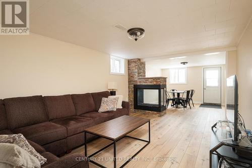 569 River Road S, Peterborough (Ashburnham), ON - Indoor Photo Showing Living Room