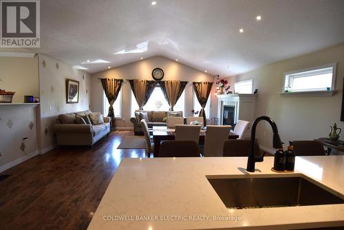 105 Milroy Drive, Peterborough (Northcrest), ON - Indoor Photo Showing Kitchen With Double Sink