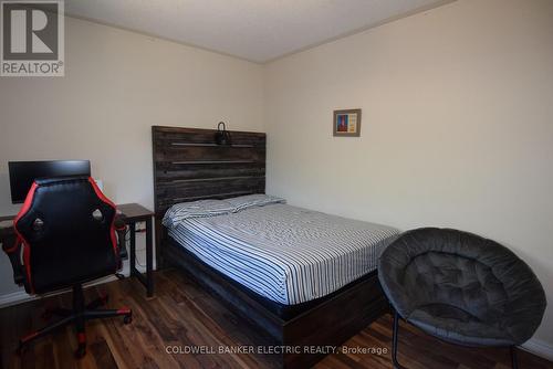 105 Milroy Drive, Peterborough (Northcrest), ON - Indoor Photo Showing Bedroom