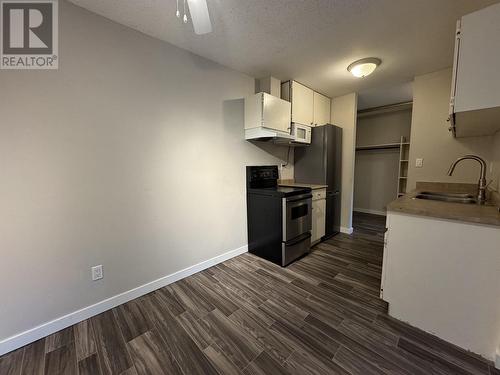 207 282 N Broadway Avenue, Williams Lake, BC - Indoor Photo Showing Kitchen