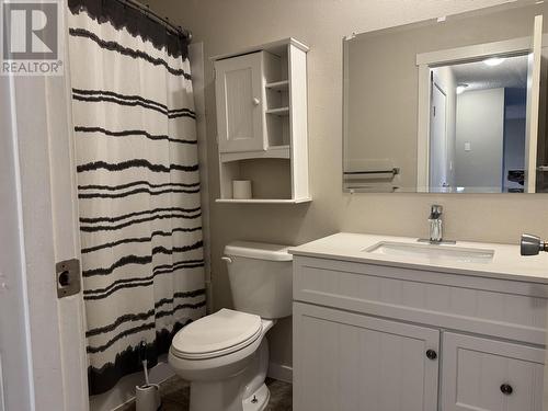 207 282 N Broadway Avenue, Williams Lake, BC - Indoor Photo Showing Bathroom