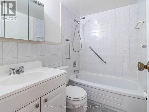 1110 - 3120 Kirwin Avenue, Mississauga (Cooksville), ON - Indoor Photo Showing Bathroom