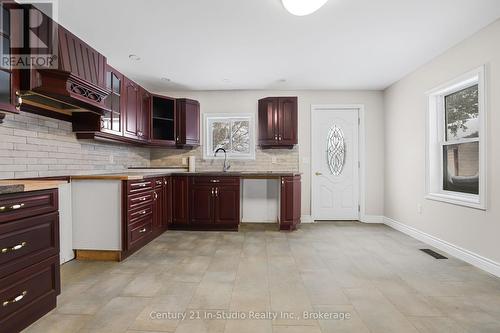 668 Garafraxa Street S, West Grey (Durham), ON - Indoor Photo Showing Kitchen