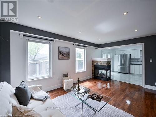 37 Sir Jacobs Crescent, Brampton, ON - Indoor Photo Showing Living Room