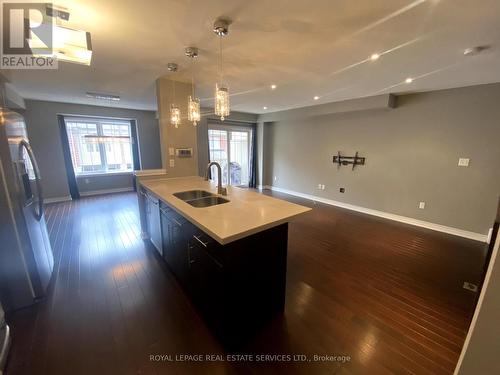 19 - 362 Plains Road E, Burlington, ON - Indoor Photo Showing Kitchen With Double Sink