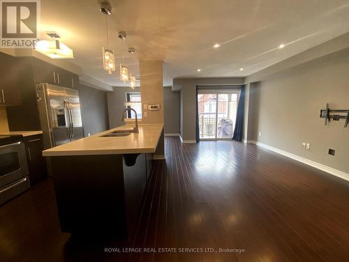 19 - 362 Plains Road E, Burlington, ON - Indoor Photo Showing Kitchen With Double Sink With Upgraded Kitchen