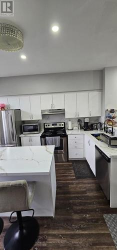 16 Piggott Mews, Toronto, ON - Indoor Photo Showing Kitchen