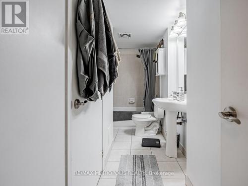 1812 - 60 Heintzman Street, Toronto, ON -  Photo Showing Bathroom