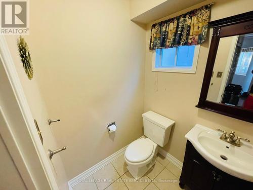 4504 Gullfoot Circle, Mississauga, ON - Indoor Photo Showing Bathroom