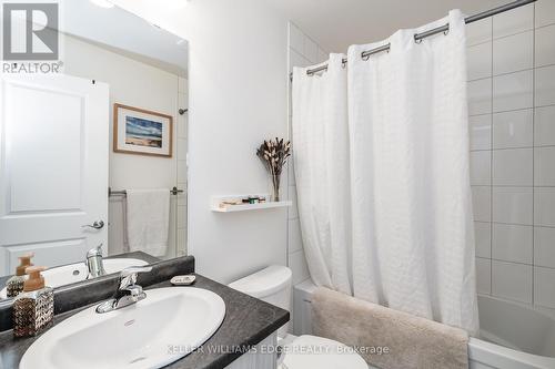 34 Marr Lane, Hamilton, ON - Indoor Photo Showing Bathroom