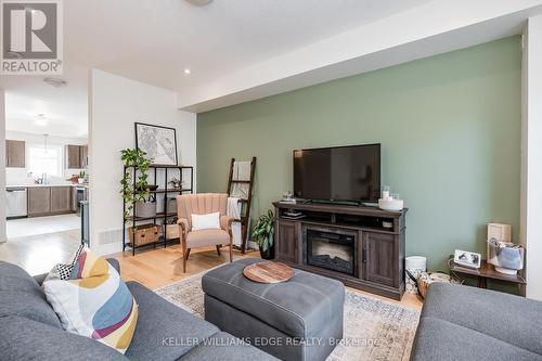 34 Marr Lane, Hamilton, ON - Indoor Photo Showing Living Room