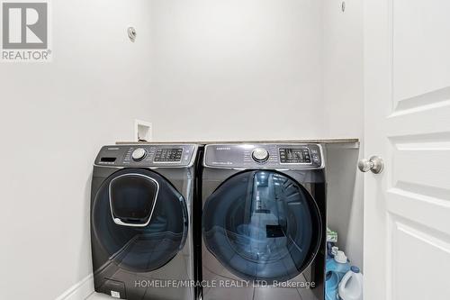 2394 Leeds Crossing Close, London, ON - Indoor Photo Showing Laundry Room