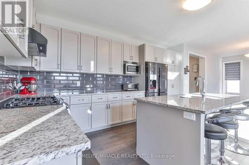 2394 Leeds Crossing Close, London, ON - Indoor Photo Showing Kitchen With Upgraded Kitchen