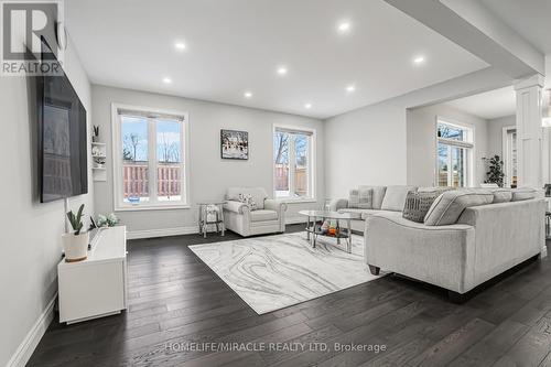 2394 Leeds Crossing Close, London, ON - Indoor Photo Showing Living Room