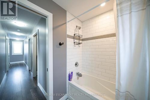 166 King Street, Brant, ON - Indoor Photo Showing Bathroom