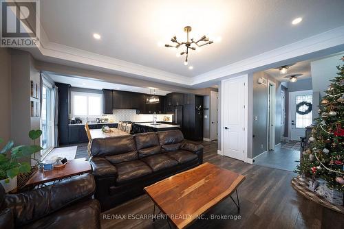 166 King Street, Brant, ON - Indoor Photo Showing Living Room