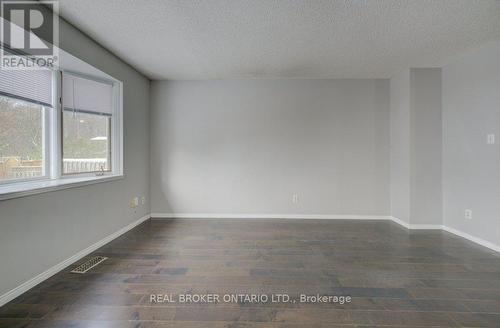 140 Poplar Drive, Cambridge, ON - Indoor Photo Showing Other Room