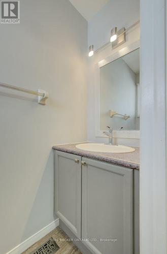 140 Poplar Drive, Cambridge, ON - Indoor Photo Showing Bathroom