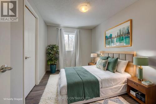 140 Poplar Drive, Cambridge, ON - Indoor Photo Showing Bedroom