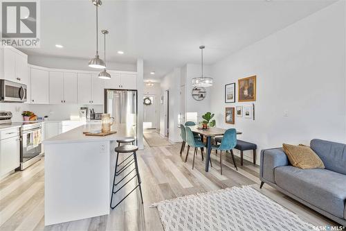 526 Brighton Gate, Saskatoon, SK - Indoor Photo Showing Kitchen With Upgraded Kitchen