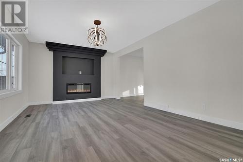 2811 Assiniboine Avenue, Regina, SK - Indoor With Fireplace