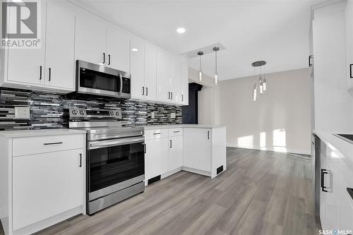 2811 Assiniboine Avenue, Regina, SK - Indoor Photo Showing Kitchen With Upgraded Kitchen