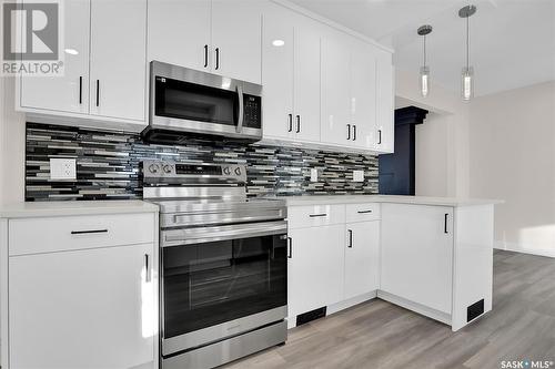 2811 Assiniboine Avenue, Regina, SK - Indoor Photo Showing Kitchen With Upgraded Kitchen