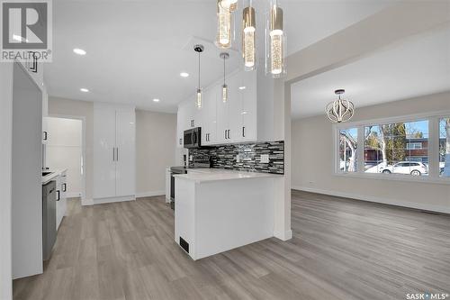 2811 Assiniboine Avenue, Regina, SK - Indoor Photo Showing Kitchen