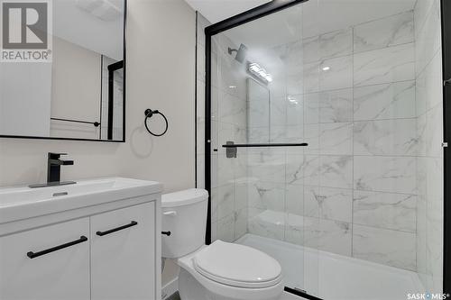 2811 Assiniboine Avenue, Regina, SK - Indoor Photo Showing Bathroom