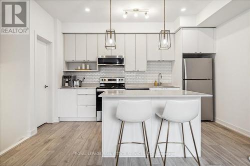 3170 Lotus Common, Burlington, ON - Indoor Photo Showing Kitchen With Stainless Steel Kitchen With Upgraded Kitchen