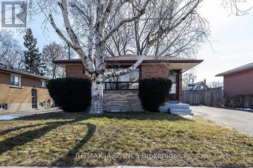 611 Athol Street E, Oshawa (Donevan), ON - Outdoor