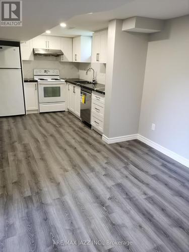 611 Athol Street E, Oshawa (Donevan), ON - Indoor Photo Showing Kitchen