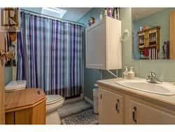 Bathroom with great storage under the sink - 