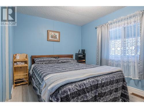 Second bedroom with good sized window - 5484 25 Avenue Unit# 38, Vernon, BC 